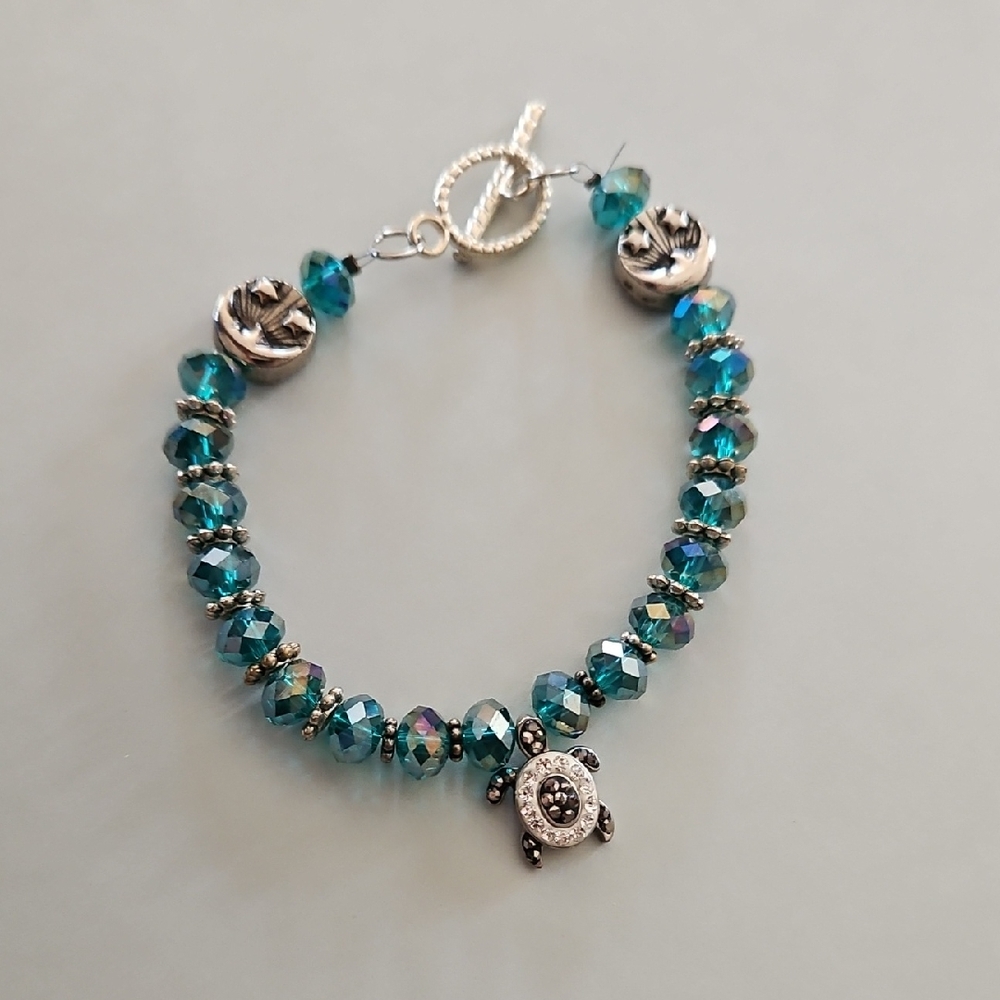 Silver and Blue Beaded Turtle Bracelet Handcrafted 7 Inches